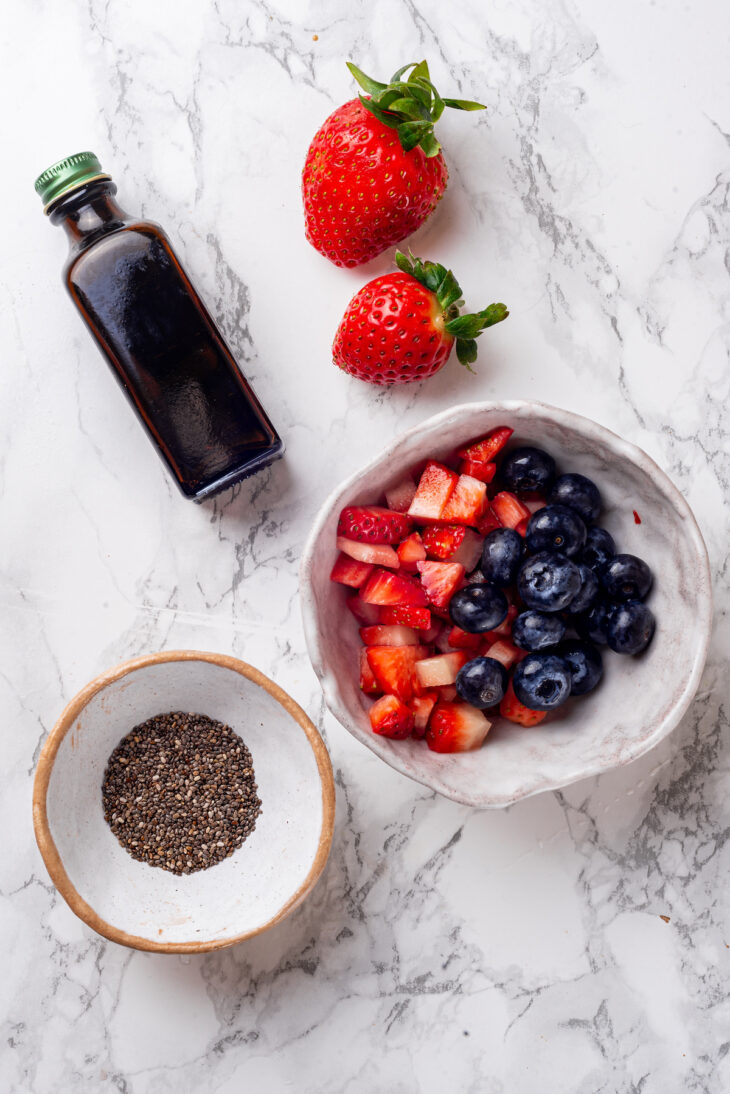 Ingredients needed for berry chia overnight oats.